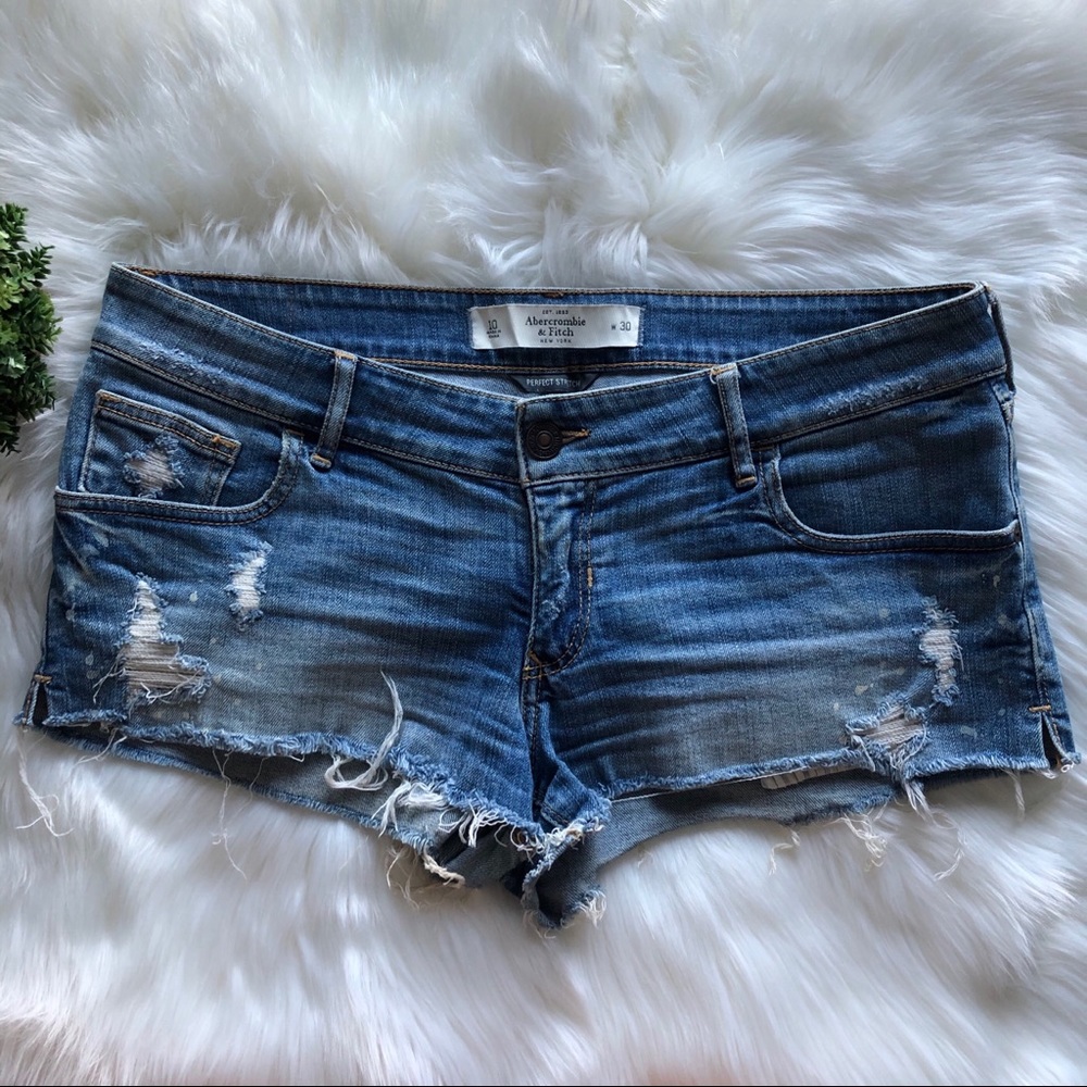 ABERCROMBIE & FITCH Distressed Jean Shorts